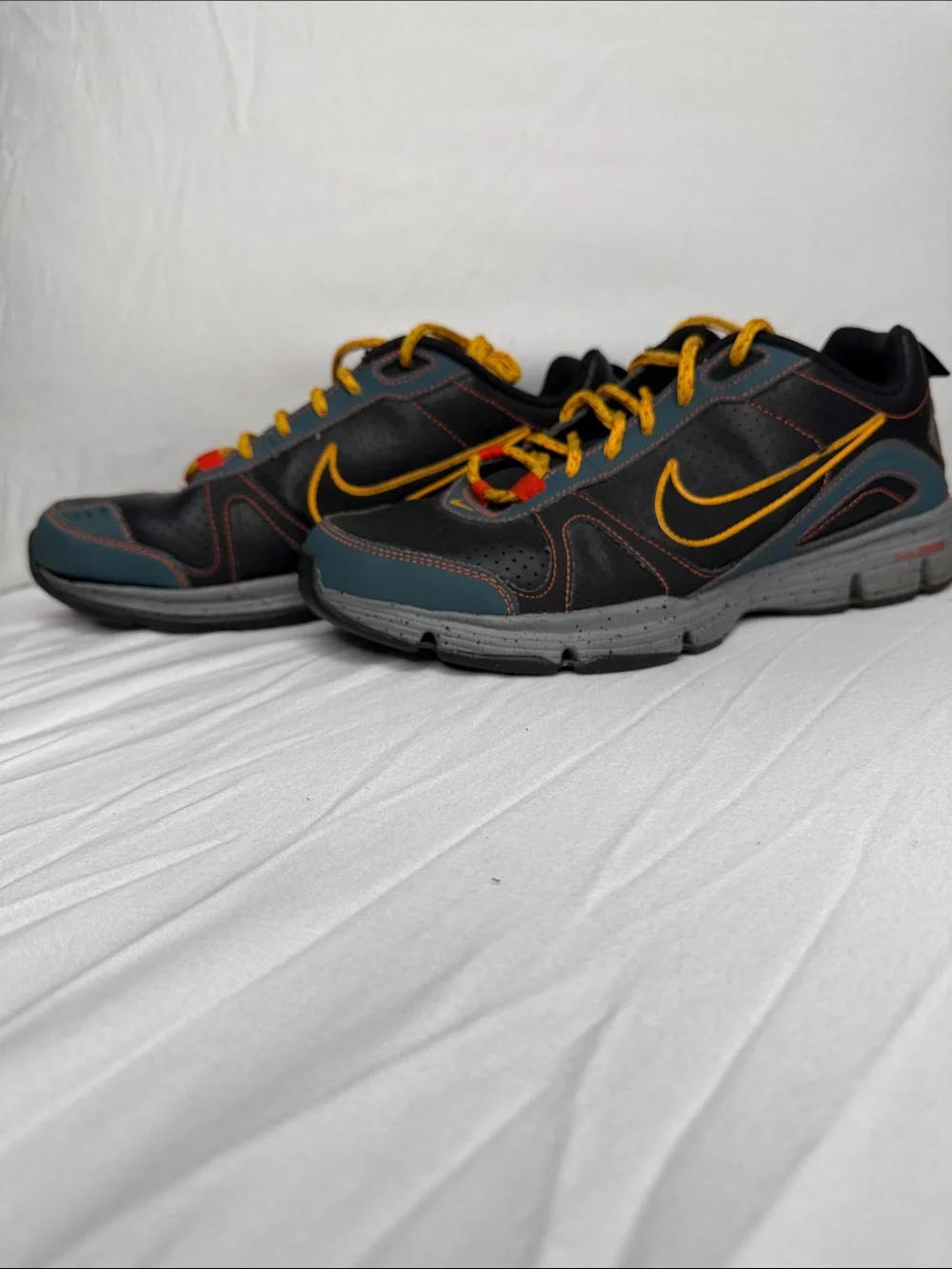 Nike Black and Yellow Women's Dual Fusion TR2 Athletic Shoes with Teal Accents